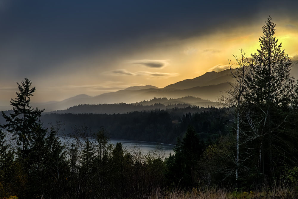 Freshwater Bay west of Port Angeles. Photographer: Roger Mosley