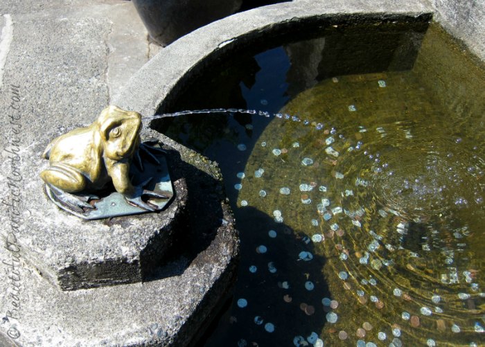 Little Frog Fountain at Butchart Gardens Little Frog Fountain at Butchart Gardens
