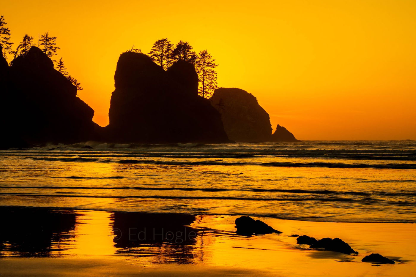 Sunset over Point of the Arches at Shi Shi Beach. Photo by Ed Hogle.